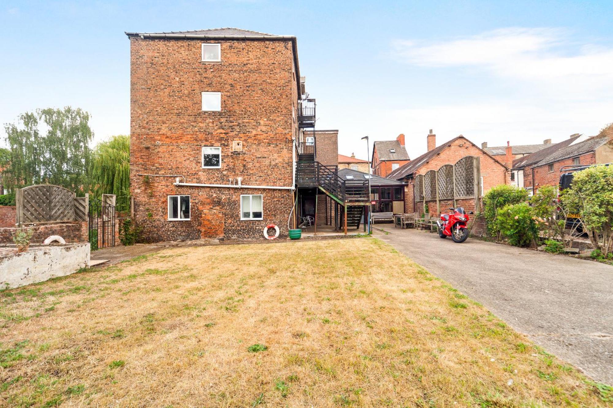 Riverside Mews Brigg Buitenkant foto